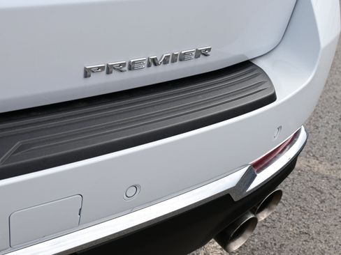 New 2026 Chevrolet Suburban Premier w/ Sun And Tow Package AWD/4WD image 9