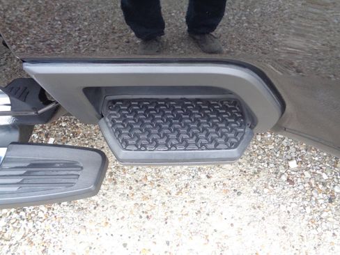 Used 2020 GMC Sierra 3500 Denali w/ Denali Ultimate Package image 15