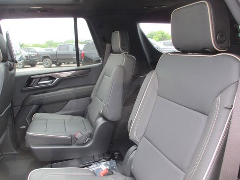 New 2026 GMC Yukon Elevation w/ Elevation Premium Package AWD/4WD image 12