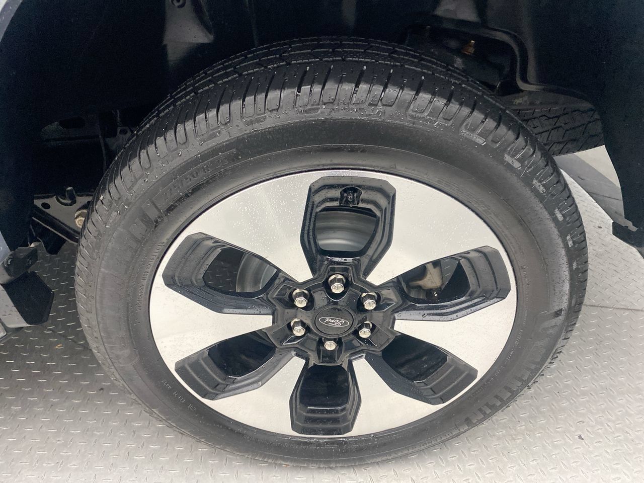 Used 2022 Ford F150 Lightning Platinum AWD/4WD image 10