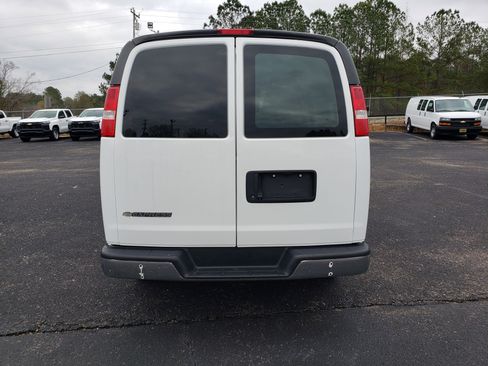 Used 2021 Chevrolet Express 2500 CARGO Full-size Cargo Van w/ Driver Convenience Package image 10