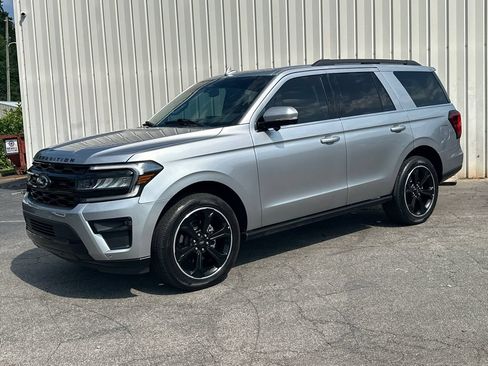 Used 2023 Ford Expedition Limited RWD image 2
