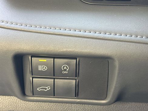 Used 2023 Toyota Highlander XLE image 25