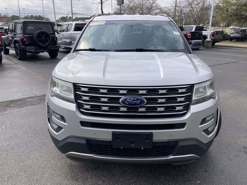 Used 2016 Ford Explorer XLT w/ Equipment Group 202A FWD image 6
