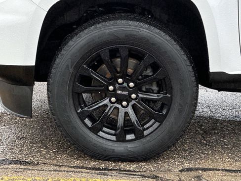 Certified 2022 GMC Canyon Elevation w/ Elevation Premium Package AWD/4WD image 8