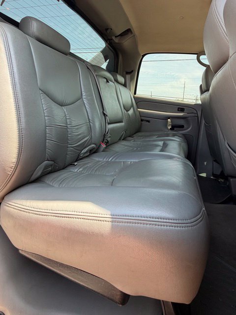 Used 2005 Chevrolet Avalanche Z71 w/ Preferred Equipment Group AWD/4WD image 12