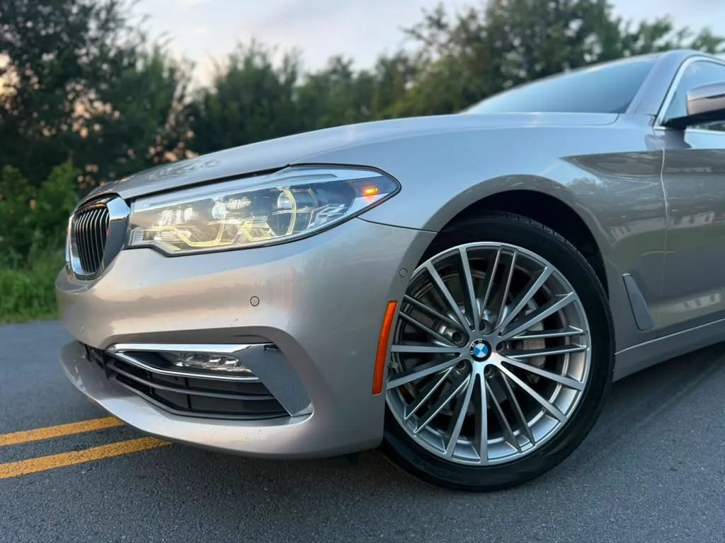 Used 2017 BMW 530i RWD image 9