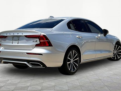 Used 2022 Volvo S60 B5 Momentum AWD/4WD image 6