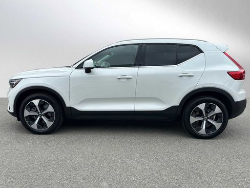 Used 2025 Volvo XC40 B5 Core w/ Protection Package Premier AWD/4WD image 6