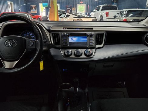 Used 2014 Toyota RAV4 LE image 18