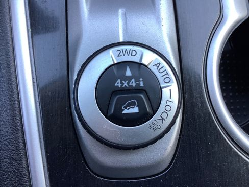 Used 2020 Nissan Pathfinder S image 20