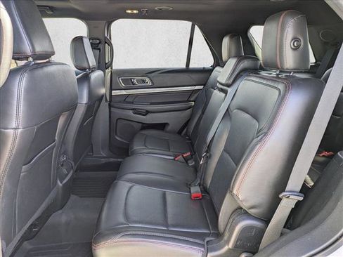 Used 2018 Ford Explorer Sport image 20