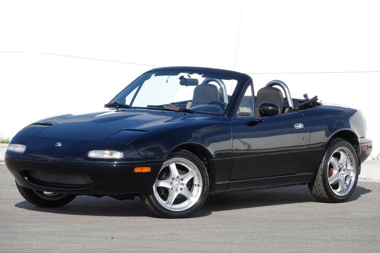 Used 1996 MAZDA MX-5 Miata RWD image 2