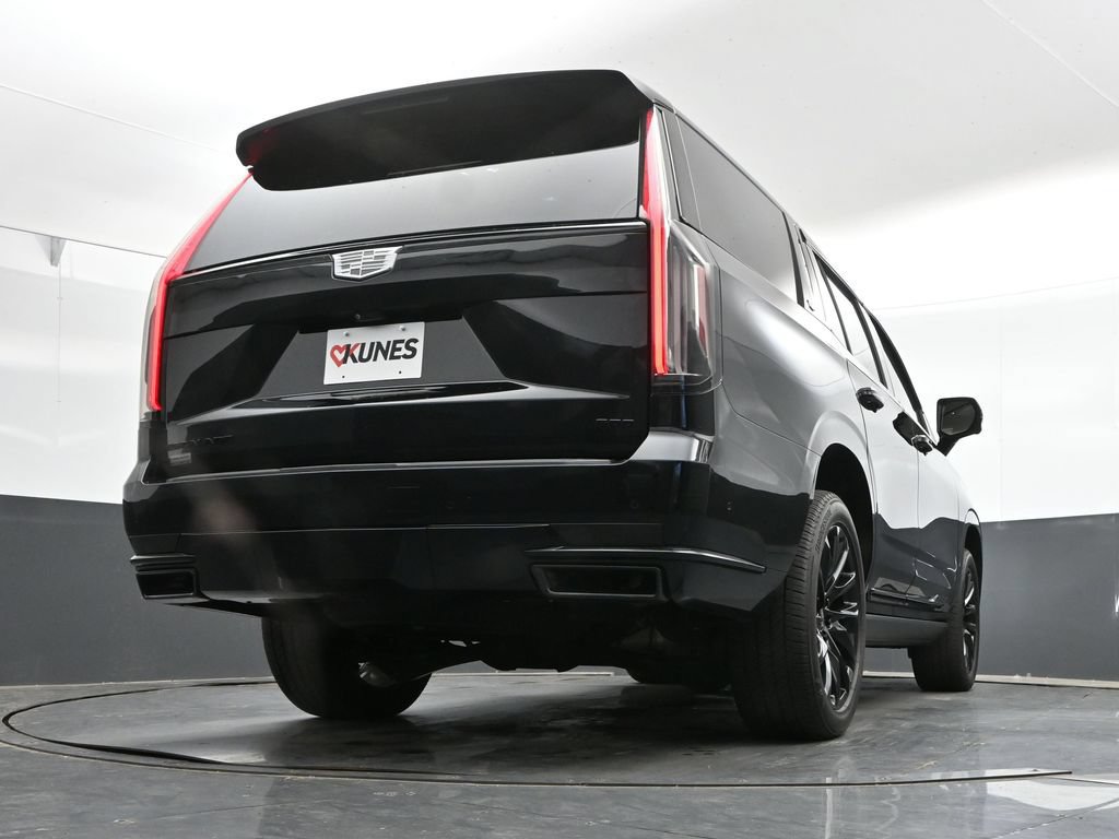 Used 2022 Cadillac Escalade Sport w/ Touring Package AWD/4WD image 43
