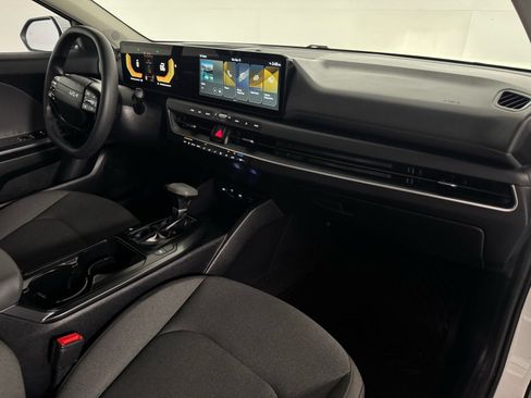 Used 2025 Kia K4 FWD image 21