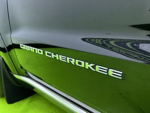 Used 2014 Jeep Grand Cherokee Summit AWD/4WD image 14