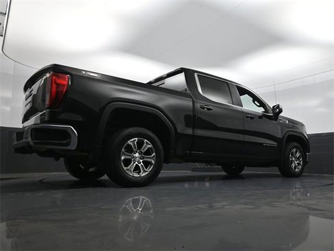 Used 2020 GMC Sierra 1500 SLE w/ SLE Value Package image 28