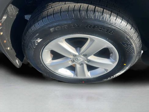 Used 2013 Toyota RAV4 XLE image 9