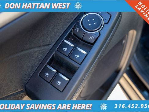 Used 2022 Ford Escape SE w/ Cold Weather Package image 17