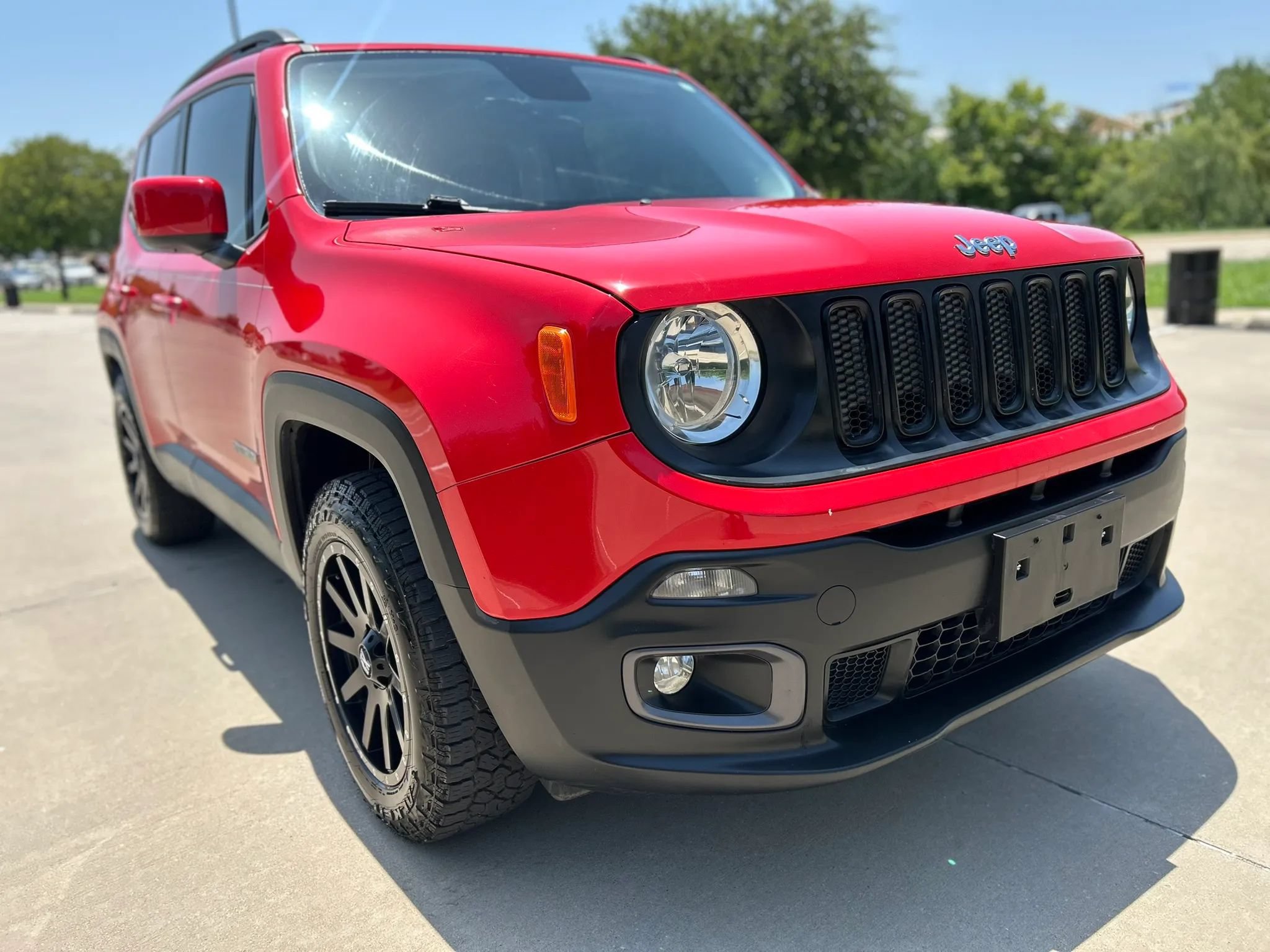 Used 2015 Jeep Renegade Latitude w/ Popular Equipment Group FWD image 4