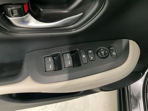 Certified 2026 Honda HR-V LX image 5