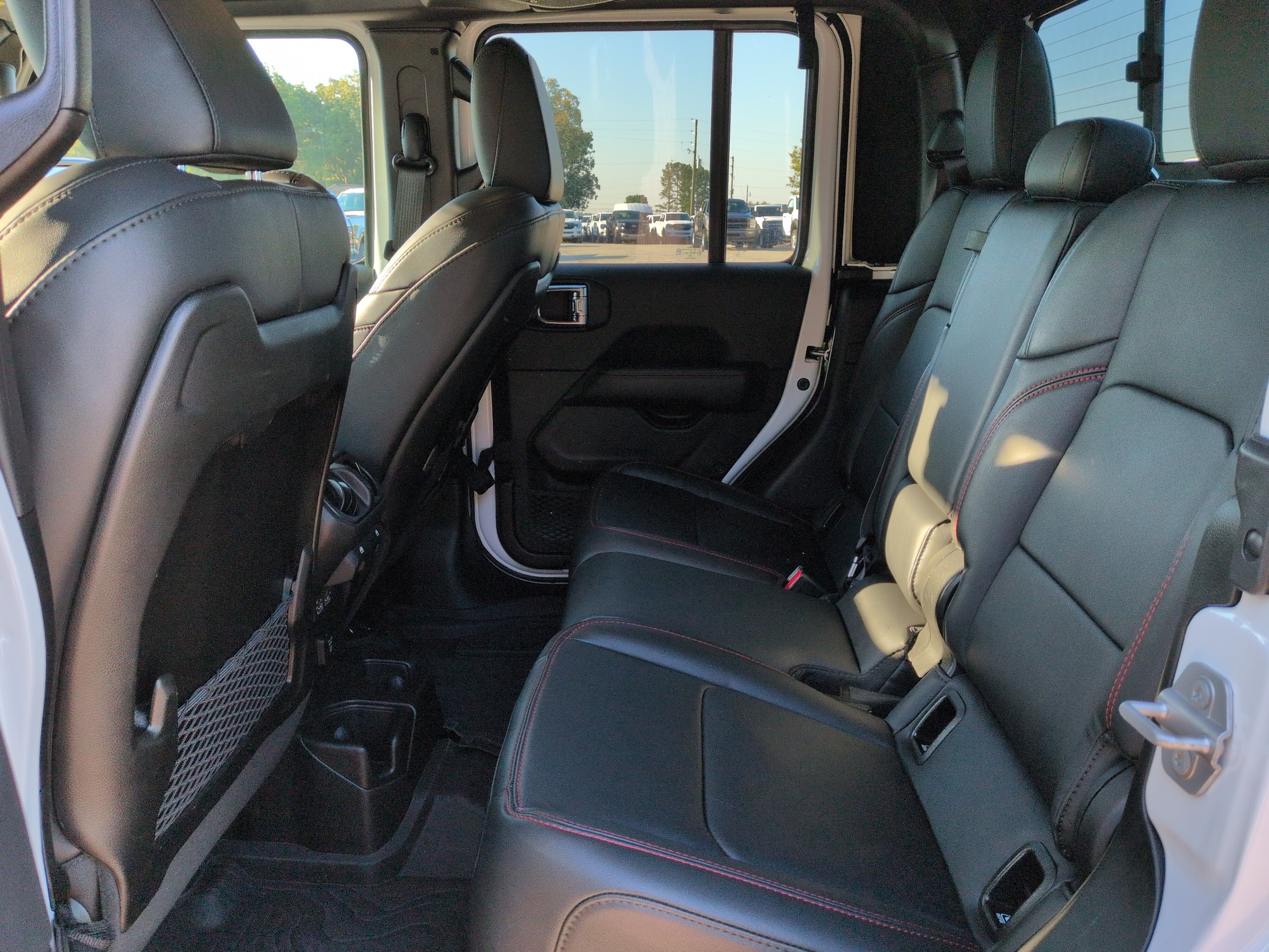 Used 2025 Jeep Gladiator Rubicon AWD/4WD image 12