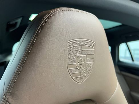 Used 2018 Porsche Panamera 4S image 69