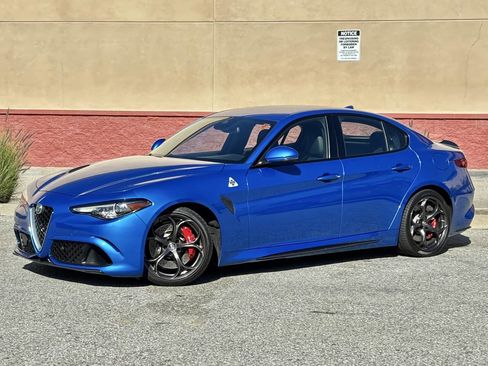 Used 2017 Alfa Romeo Giulia Quadrifoglio image 3