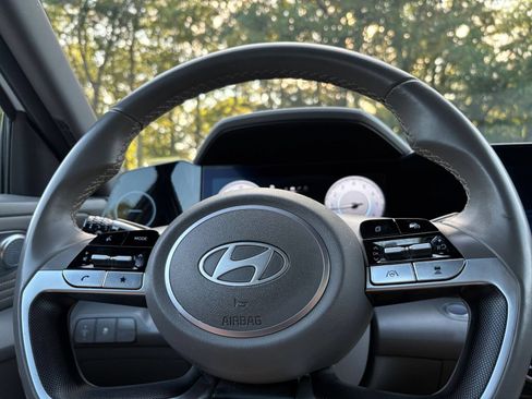 Used 2025 Hyundai Elantra SEL FWD image 21