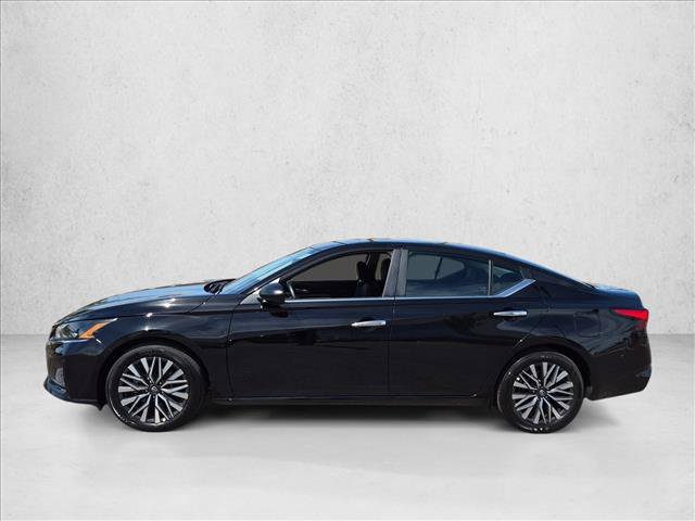 Used 2025 Nissan Altima 2.5 SV FWD image 10