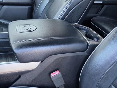 Used 2019 RAM 1500 Laramie image 9