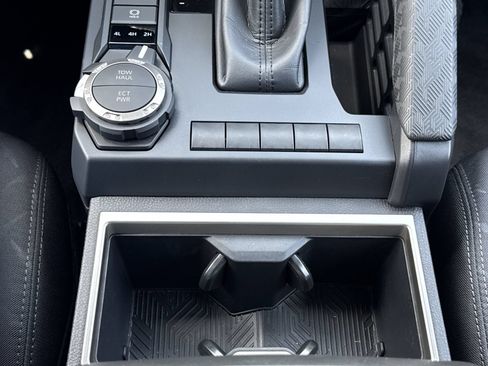 Used 2024 Toyota Tacoma SR5 AWD/4WD image 27