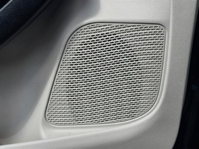 Used 2021 Chrysler Pacifica Touring-L FWD image 18