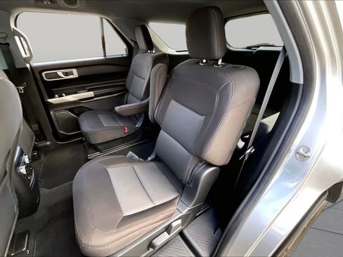 Used 2022 Ford Explorer XLT RWD image 36