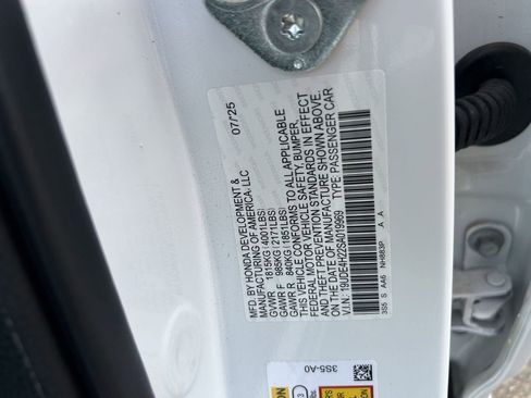 Certified 2025 Acura Integra FWD image 31