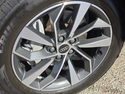 Used 2023 Audi Q5 2.0T Prestige w/ Prestige Package image 27