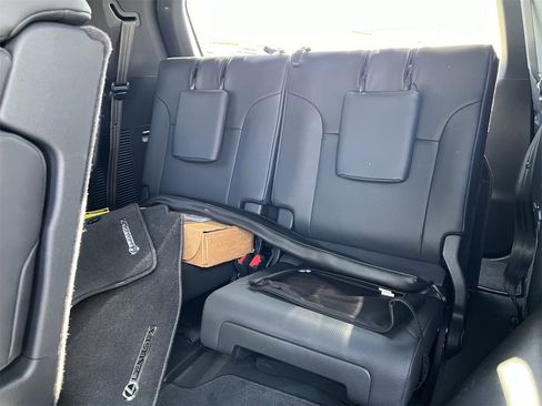 Used 2023 Lexus LX 600 4WD w/ Luxury Package image 30