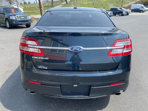 Used 2015 Ford Taurus SE image 4