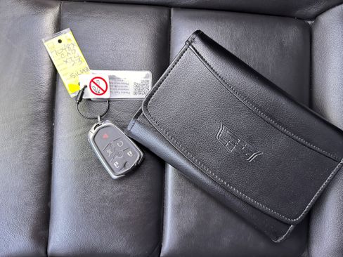 Used 2023 Cadillac XT4 Premium Luxury image 21