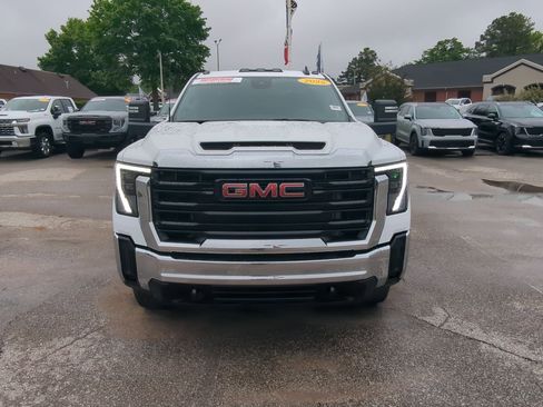 Used 2025 GMC Sierra 3500 Pro w/ Convenience Package AWD/4WD image 3