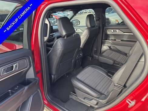 Used 2025 Ford Explorer ST-Line w/ Premium Package image 7