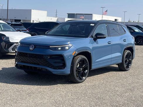 New 2026 Volkswagen Tiguan SE R-Line AWD/4WD image 1