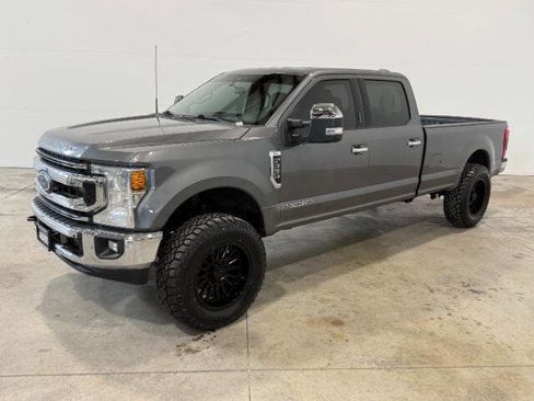 Used 2022 Ford F350 XLT w/ XLT Premium Package image 4