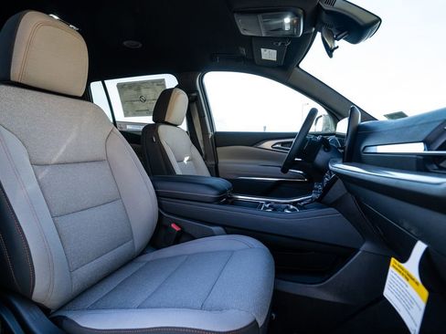 New 2026 Chevrolet Traverse LT image 13