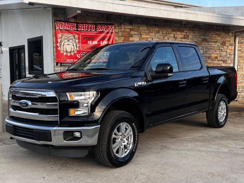 Used 2017 Ford F150 Lariat image 2