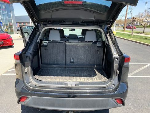 Used 2023 Toyota Highlander AWD image 27
