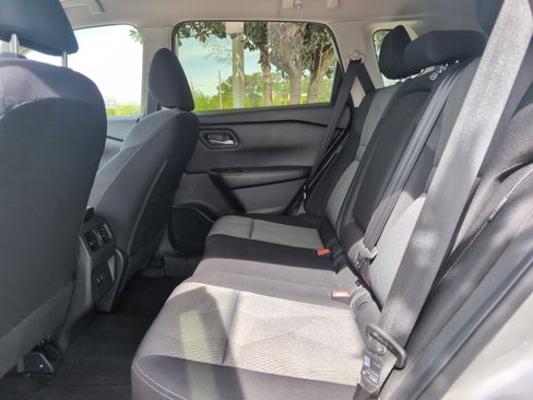 Used 2024 Nissan Rogue SV image 29