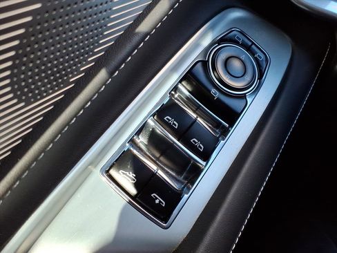 Used 2025 Chevrolet Corvette Z06 image 23