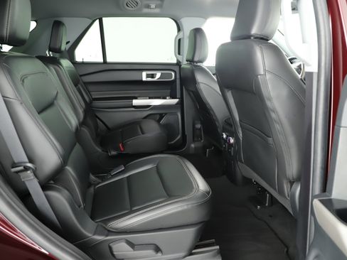 Certified 2022 Ford Explorer XLT w/ Equipment Group 202A RWD image 20