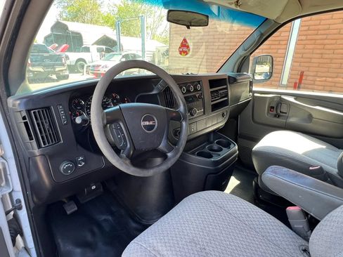 Used 2014 GMC Savana 2500 RWD image 12